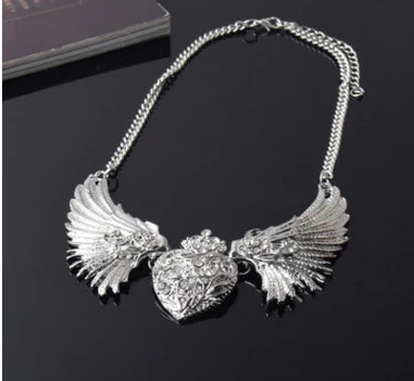 Exaggerated Heart Wings Vintage Necklace - Wholesale Metal