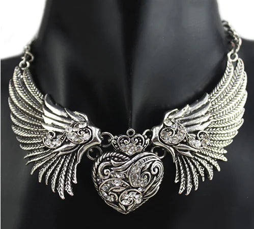 Exaggerated Heart Wings Vintage Necklace - Wholesale Metal